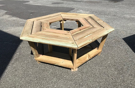 Sekskantet træbænk fremstillet på RCA