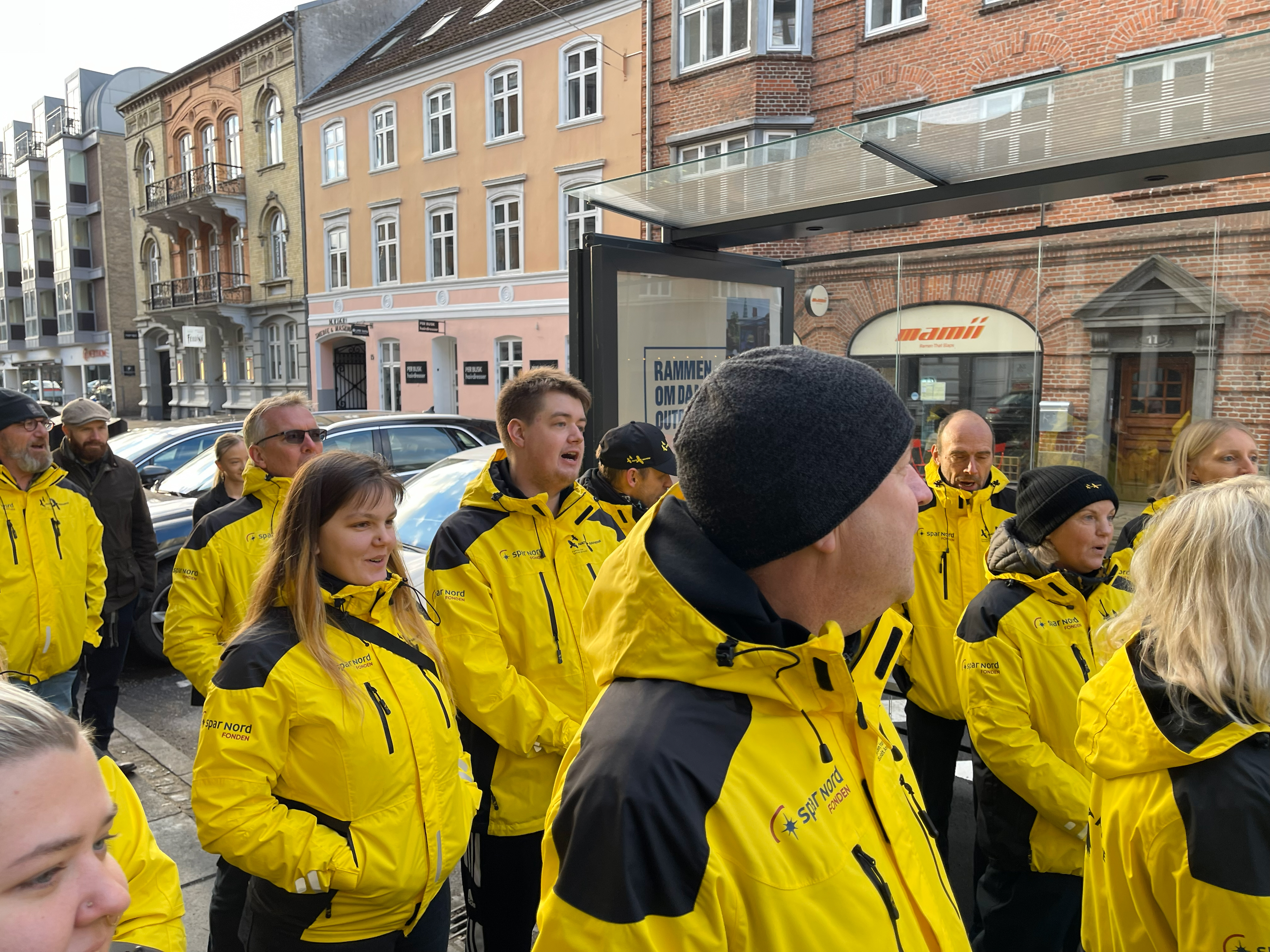 Natteravnene råber hurra