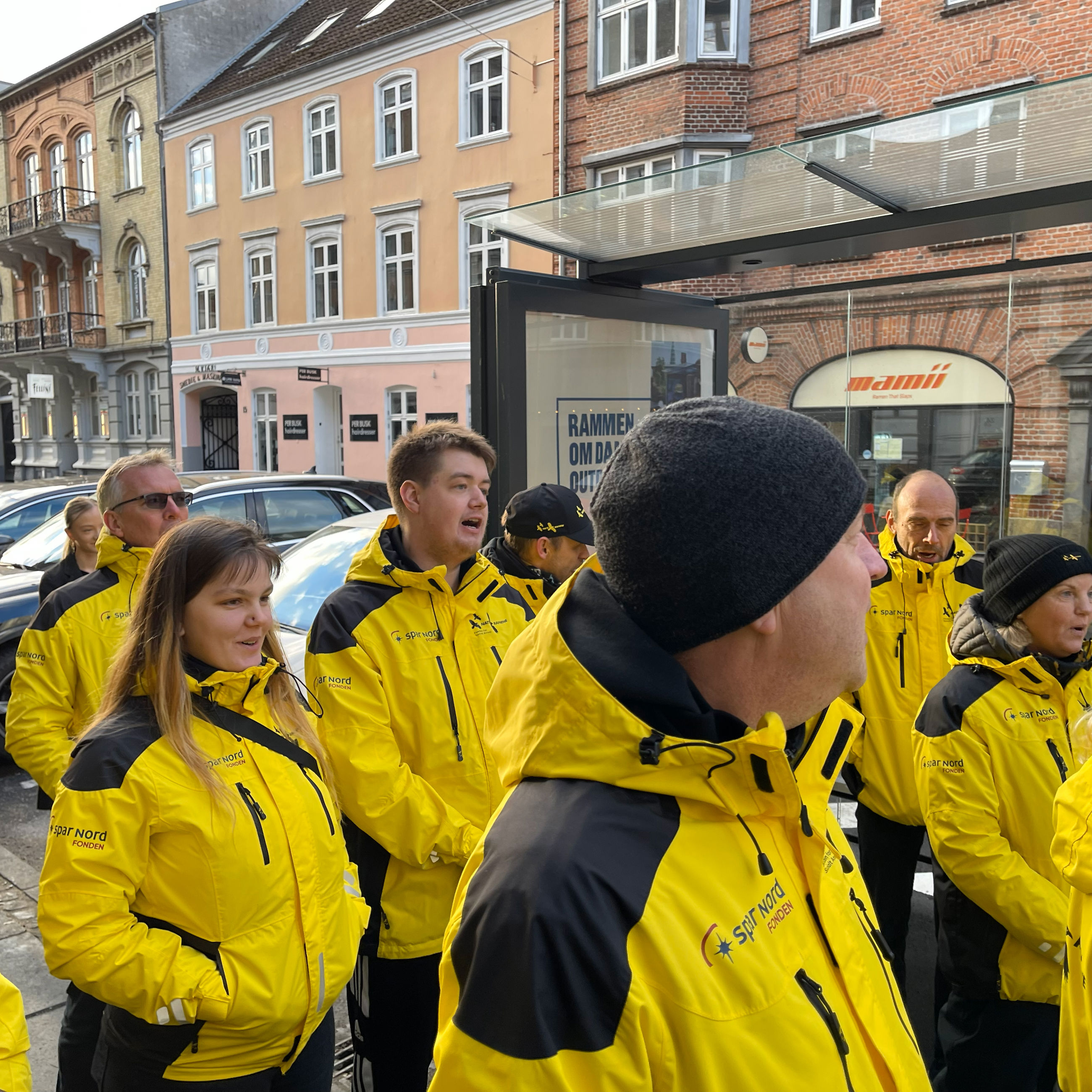 Natteravnene råber hurra