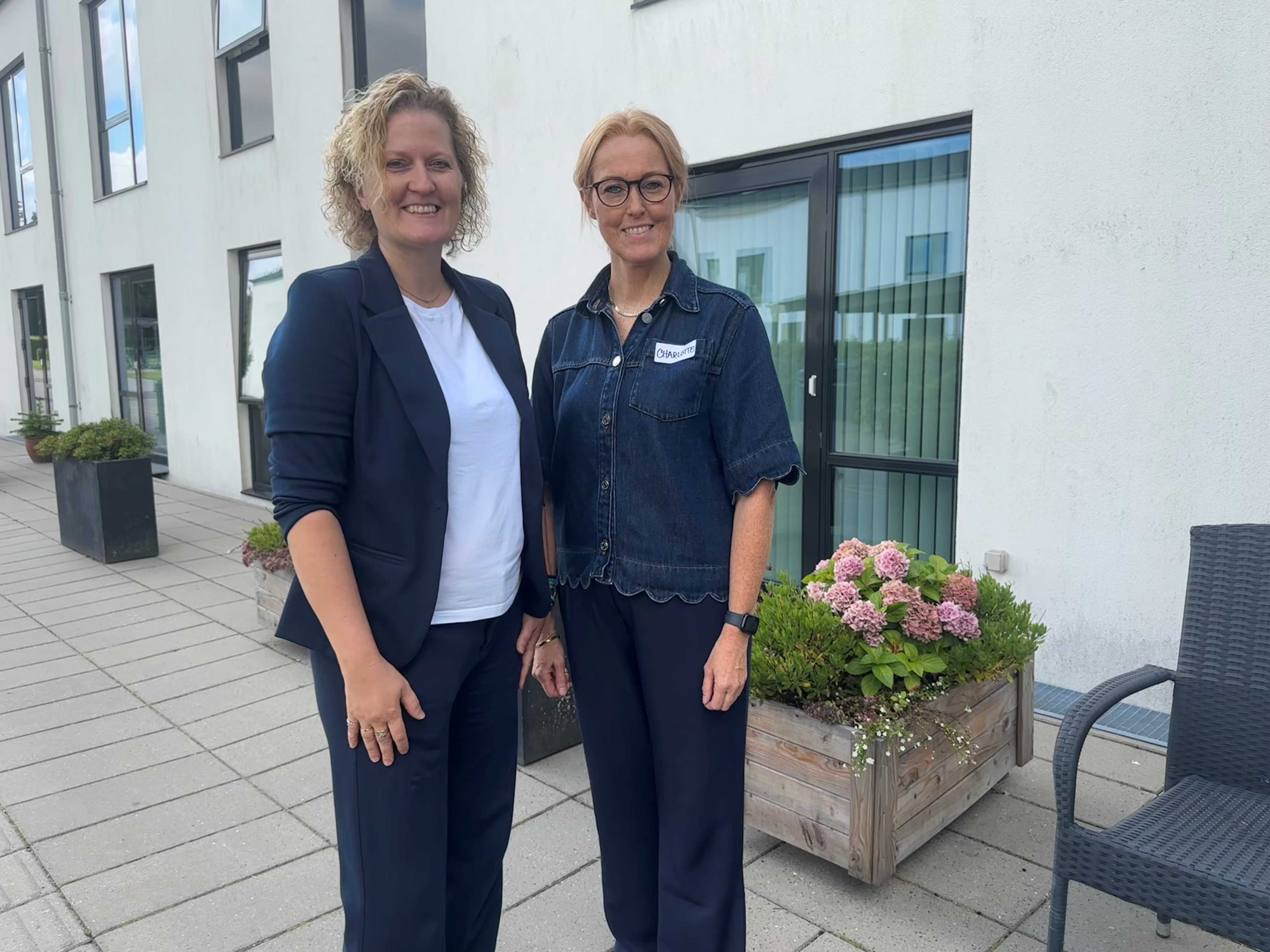 Christina Viffert, plejehjemsleder på Lundbyecentret, og Charlotte Østergaard Barslev, lærer på Vejgaard Østre Skole