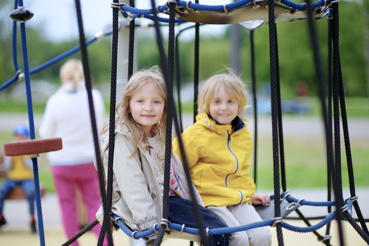 Børn på legeplads