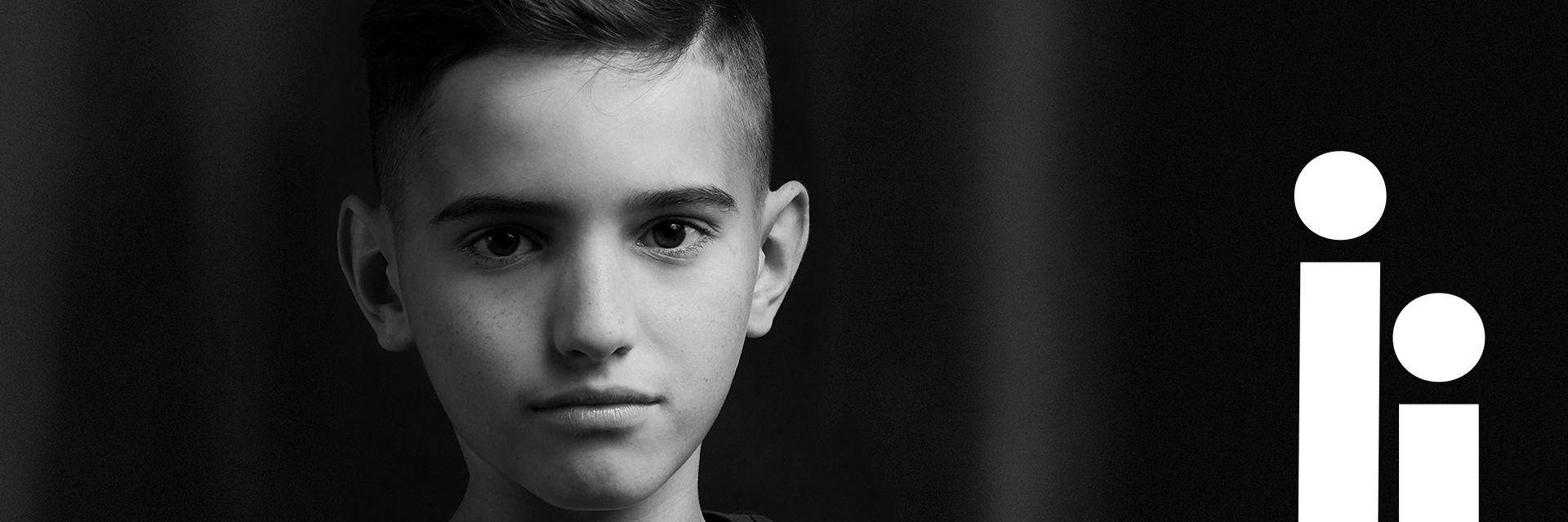 Dreng som ser trist ud