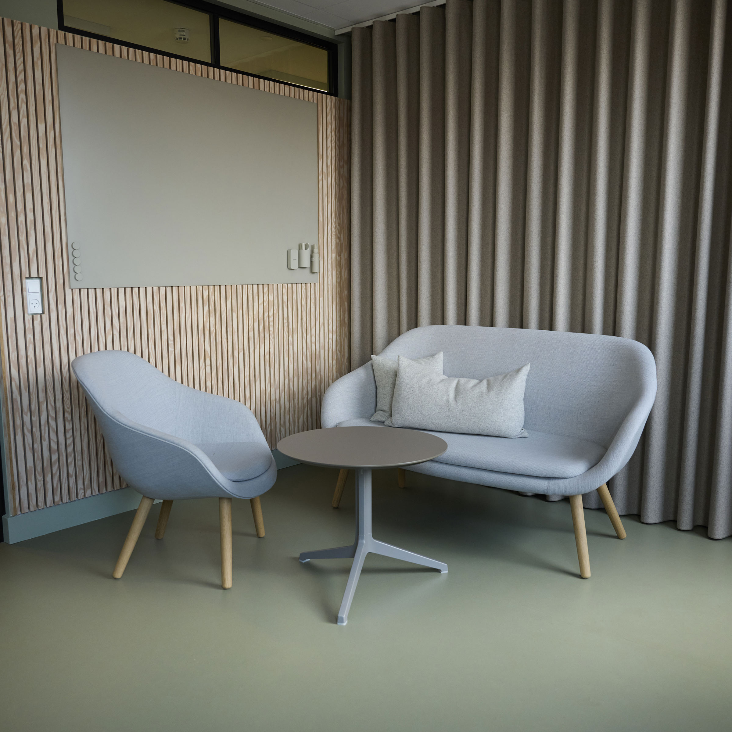 Mødelokale med sofa