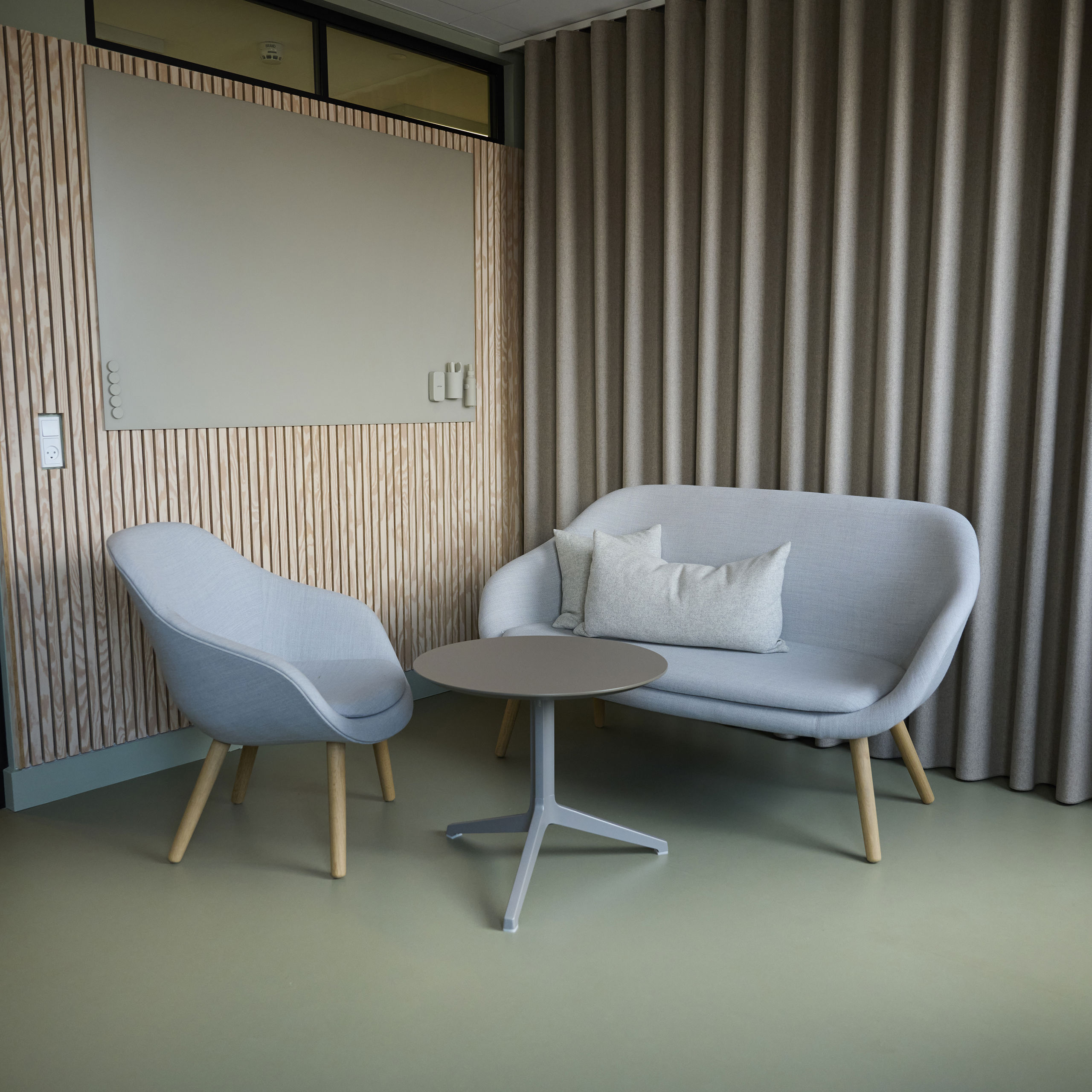 Mødelokale med sofa