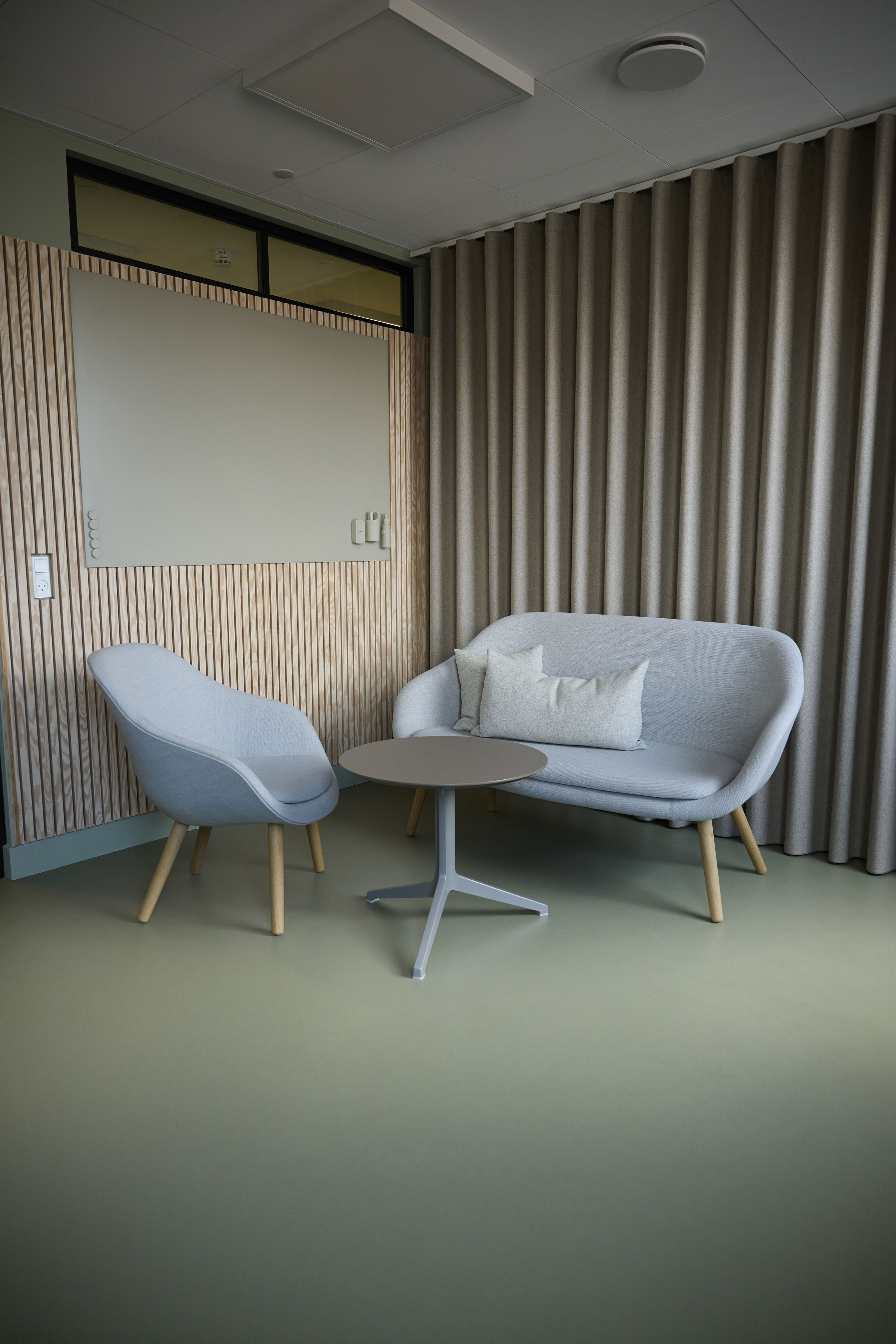 Mødelokale med sofa