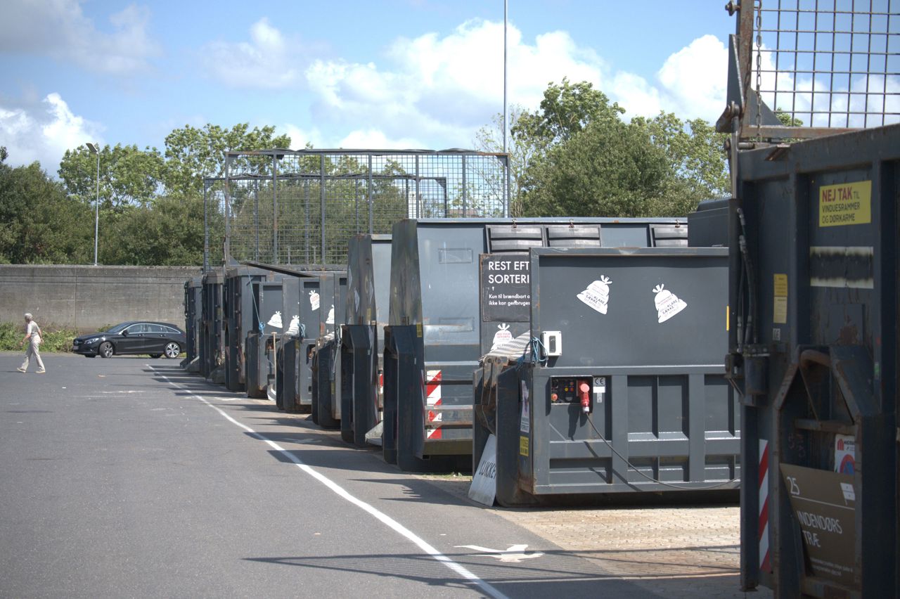 Genbrugspladsen Over Kæret