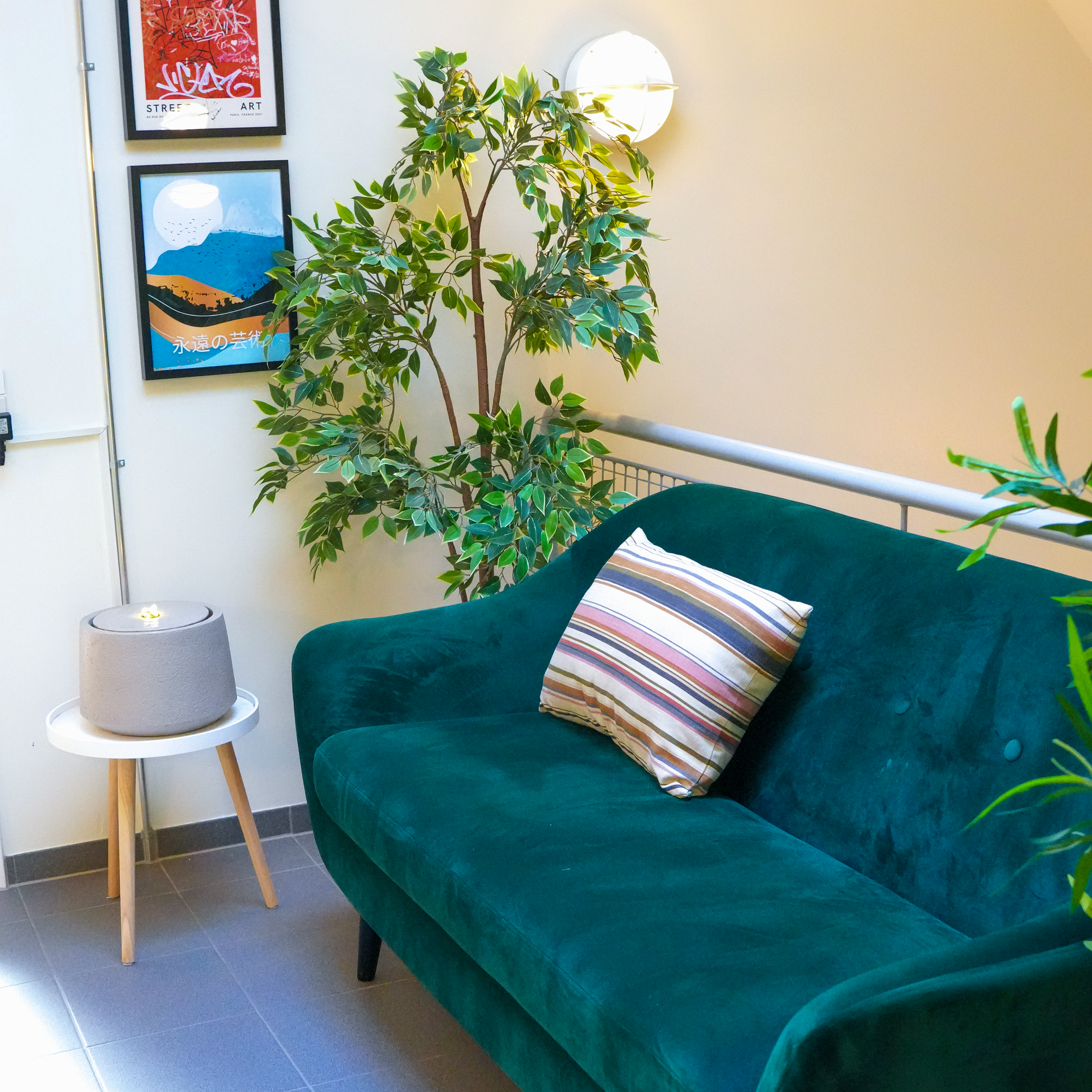 Sofa og planter