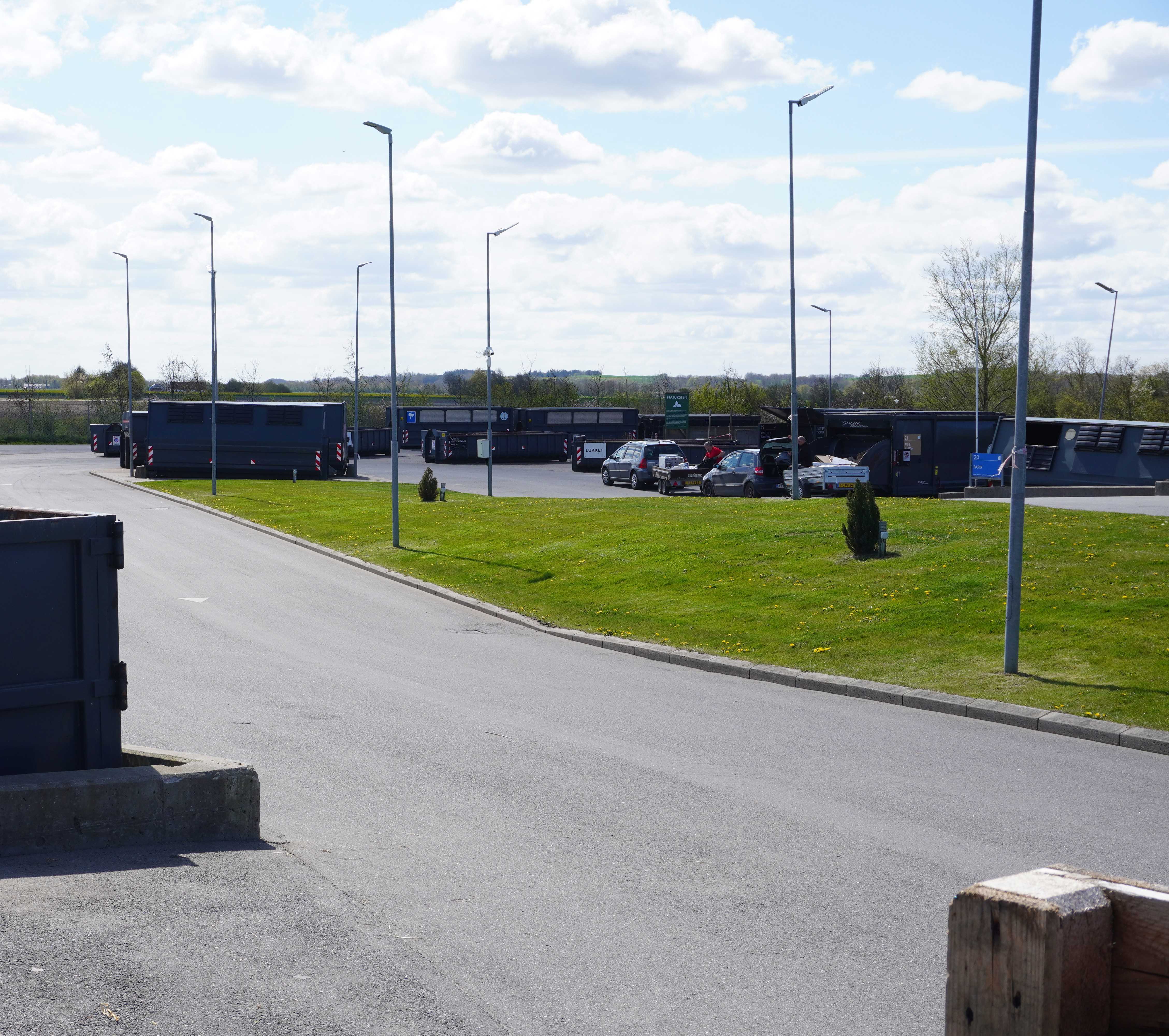 Affaldscontainere på genbrugsplads