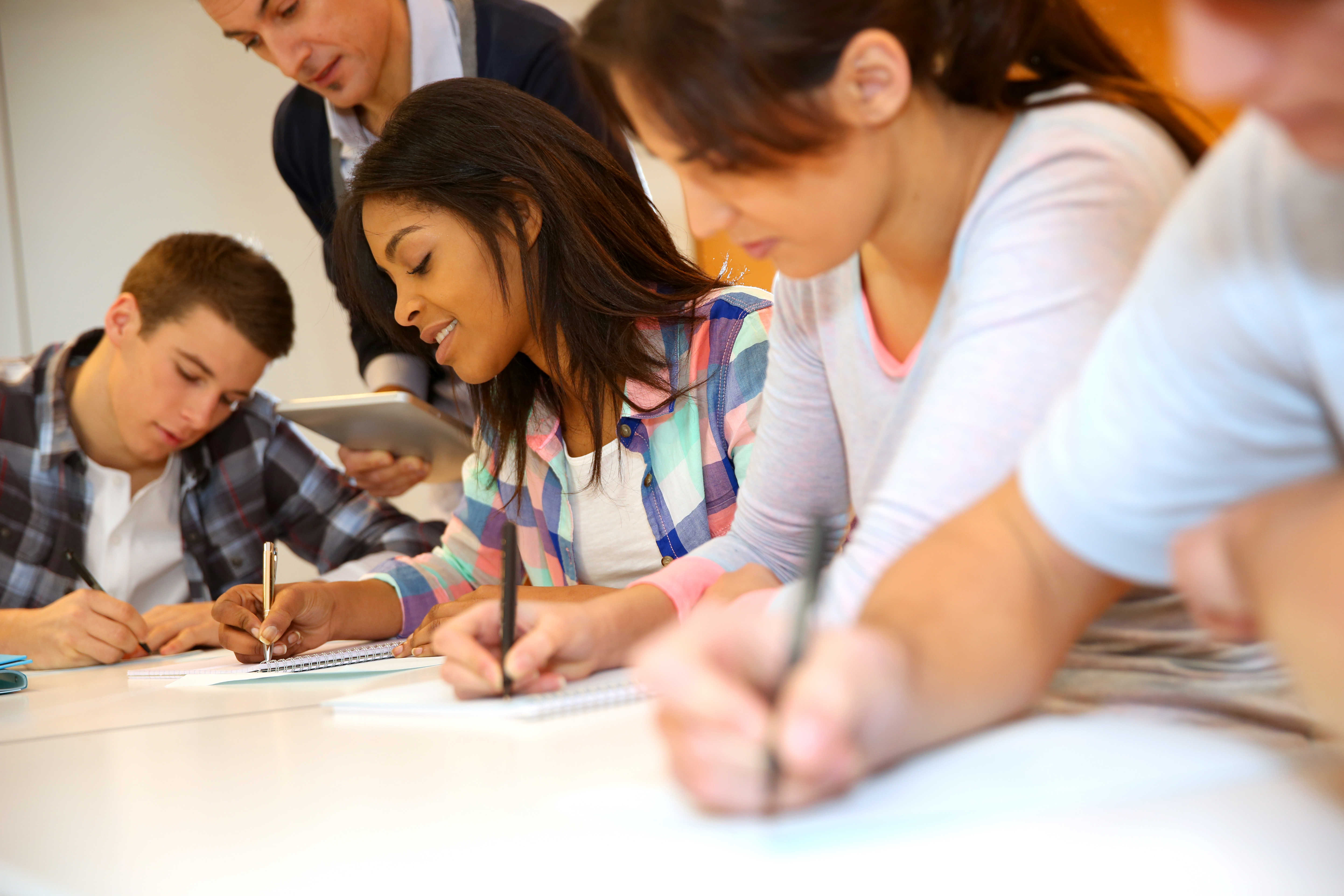 Unge mennesker der er i skole