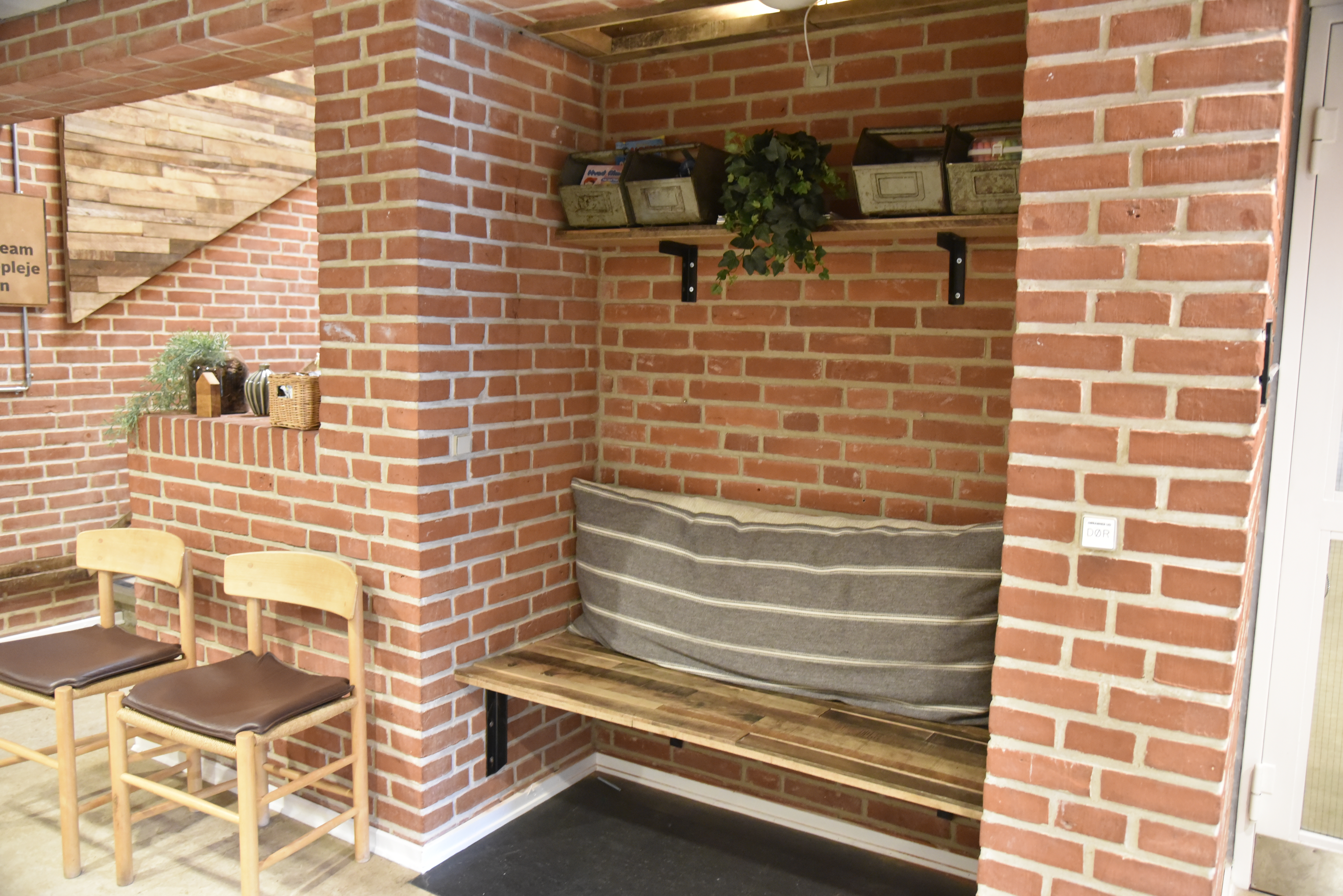 Venteområde med bænk