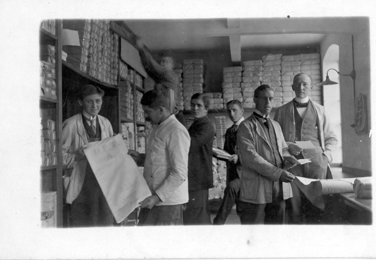 Gammel billede af klædebutik