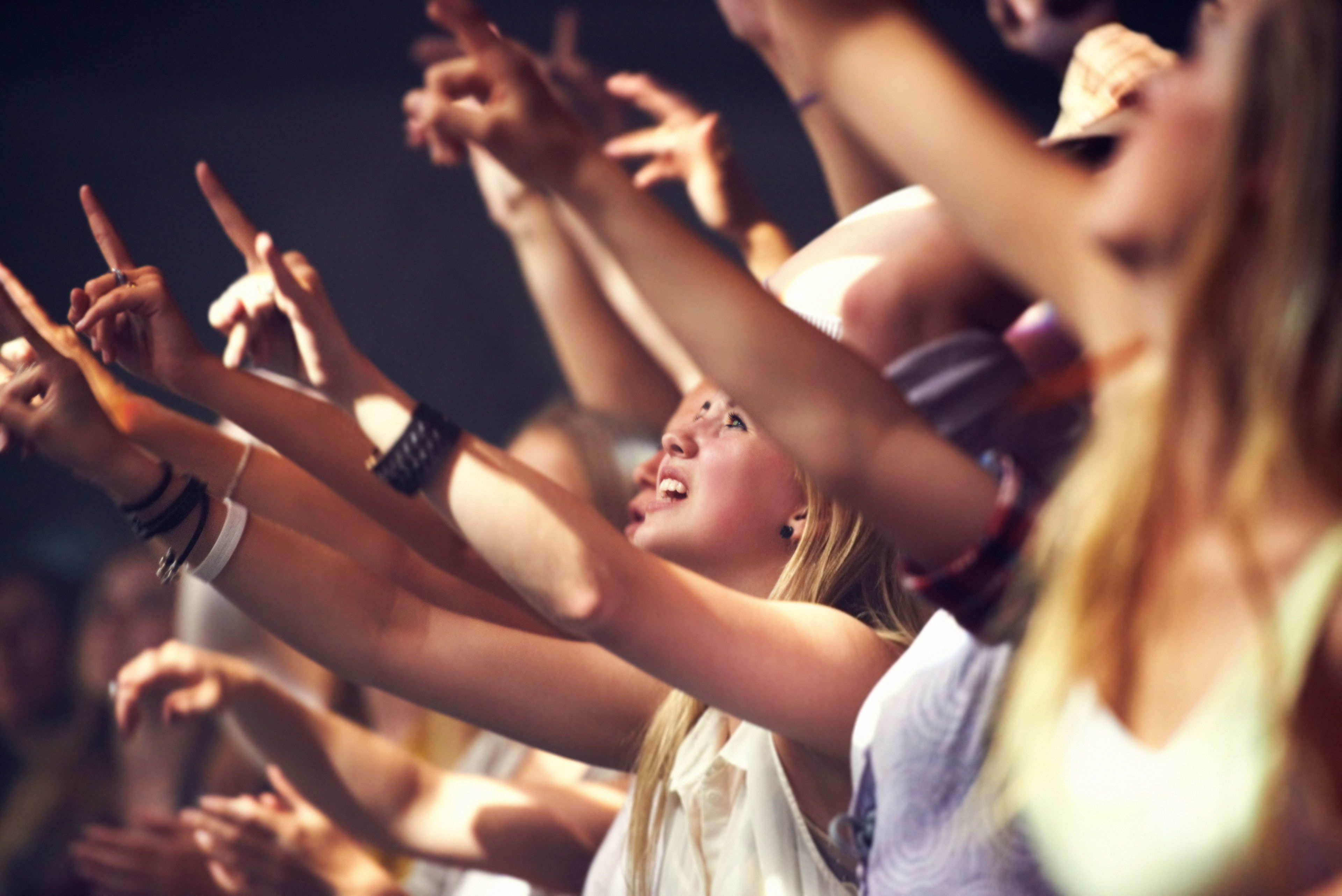 Unge der fester på festival