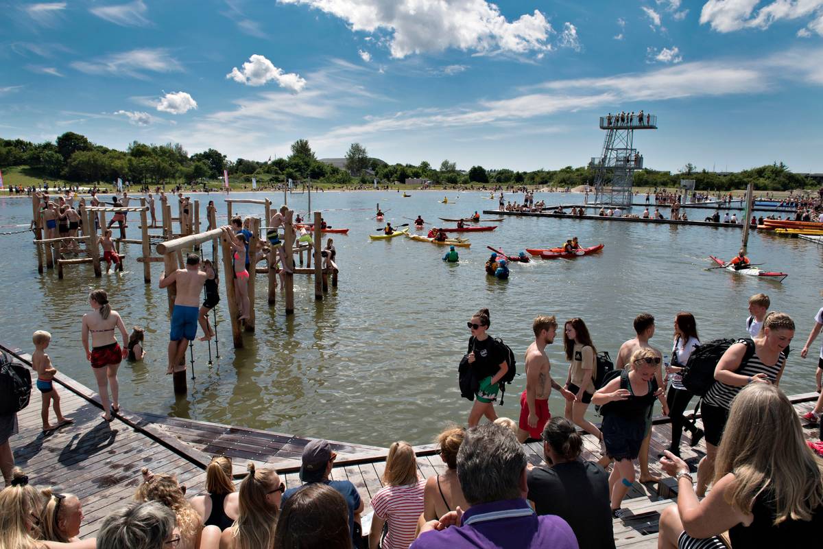 Badegæster i Vestre Fjordpark