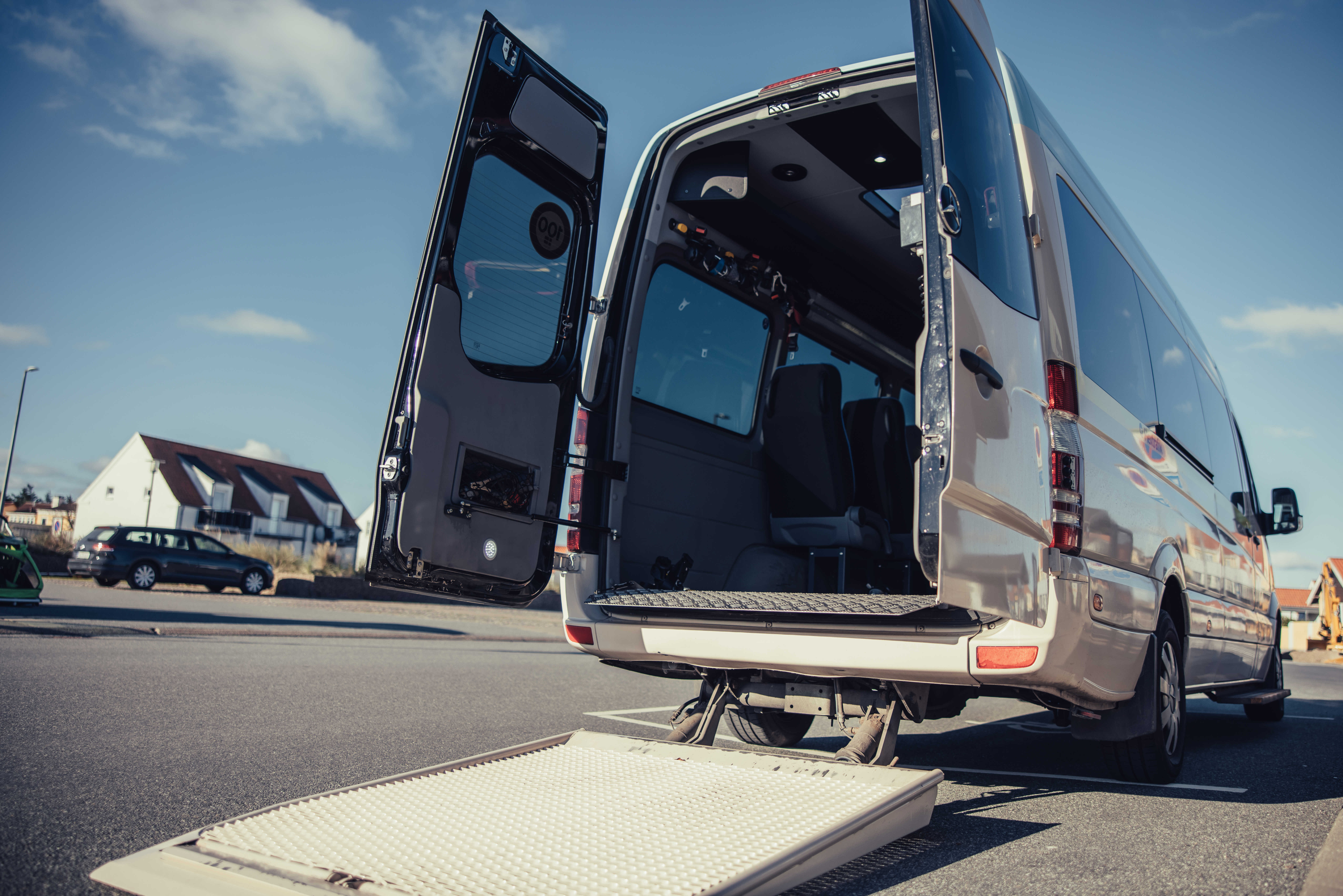 Flekstrafikbil med bagklappen åben