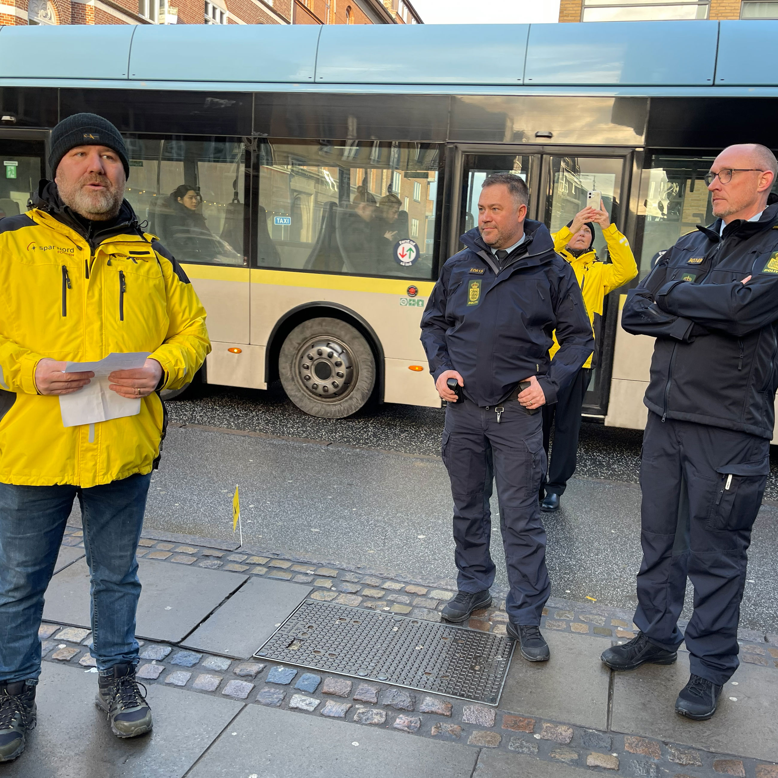 Claus fra natteravnene holder tale