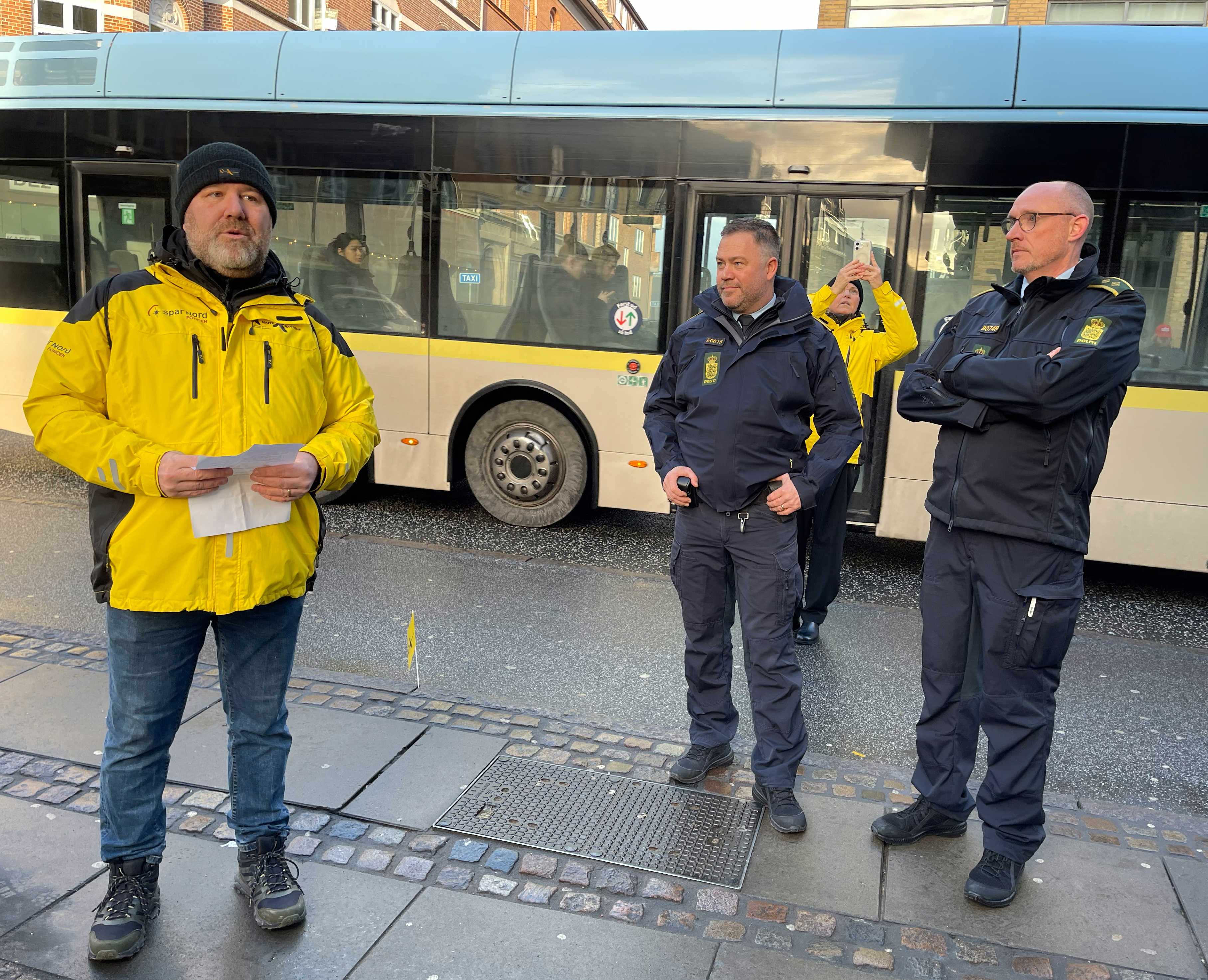 Claus fra natteravnene holder tale